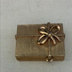 Gift box solid perfume holder. No contents. Frsgrancecwas Azzuree.